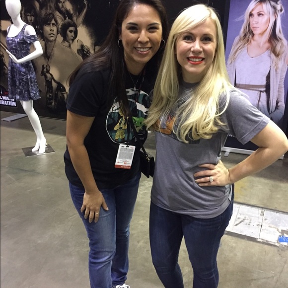 Meet your Posh Ambassador, VERONICA & JORDAN. 🌺 - Picture 3 of 4